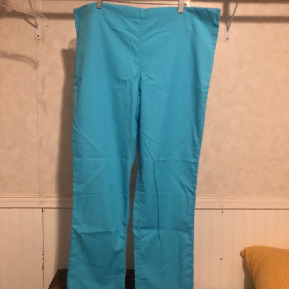 Turquoise women’s scrub pants